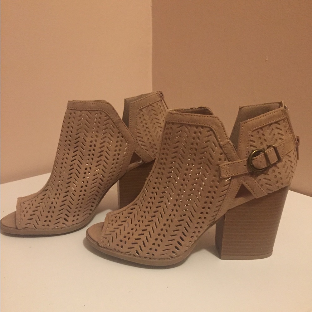 Peep toe summer booties